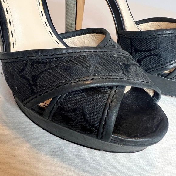 Coach Brie Platform Pumps in Signature Monogram Pattern Size 7 B - Picture 6 of 8